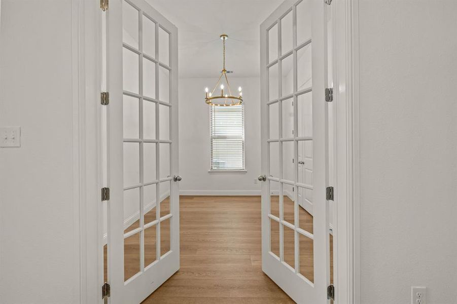Spacious, unfurnished interior of a new home in The Bluffs at Parks of Aledo, Aledo (Image 16).