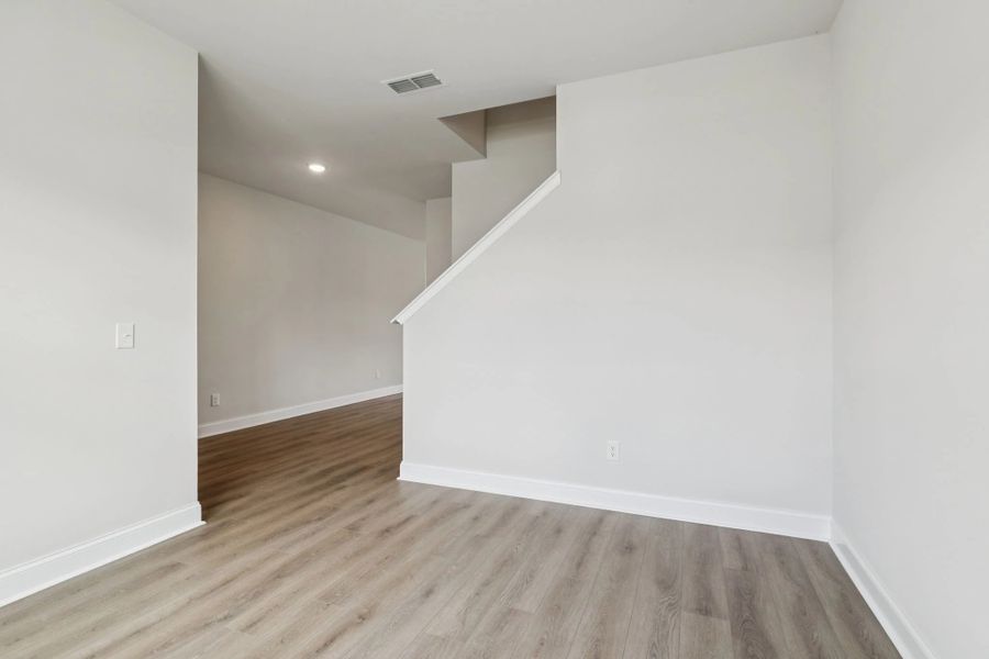 Spacious, unfurnished interior of a new home in Cades Bluff, Lebanon (Image 17).