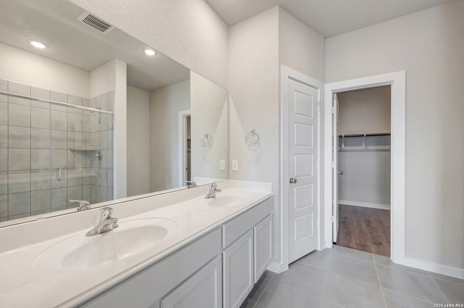 Furnished interior view inside a new home in Winding Brook, San Antonio (Image 10).