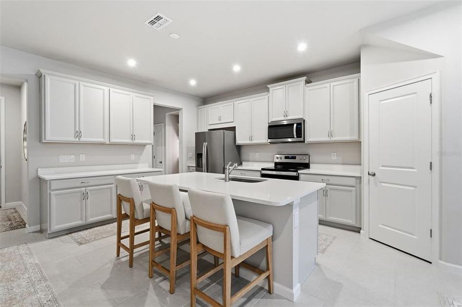 Furnished interior view inside a new home in , Lutz (Image 35).
