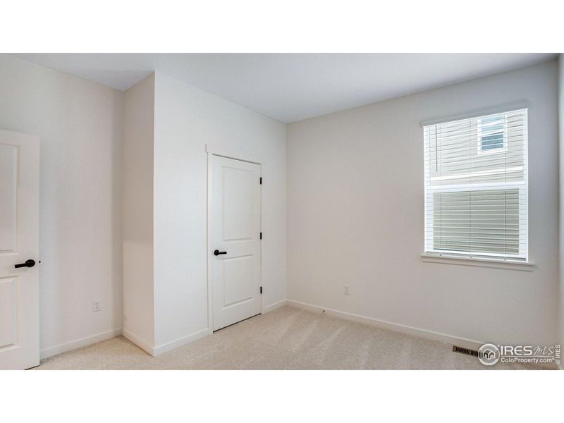 Spacious, unfurnished interior of a new home in Hansen Farm, Fort Collins (Image 22).
