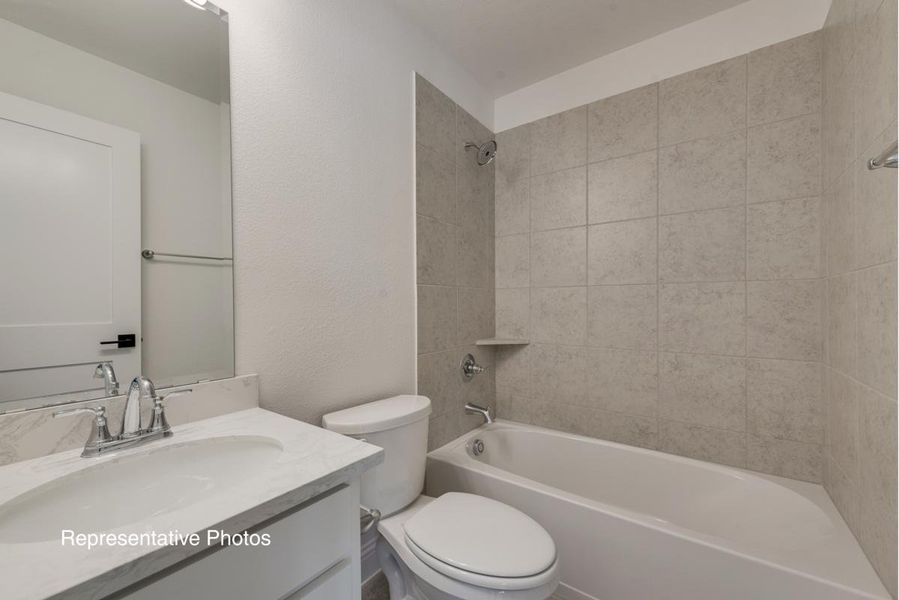 Representative furnished interior of a home built from the Grand Emerald III by Grand Homes in Cedar Ridge Estates, Grand Prairie (Image 8). Representative furnished interior of a home built from the Grand Emerald III by Grand Homes in Cedar Ridge Estates, Grand Prairie (Image 8).