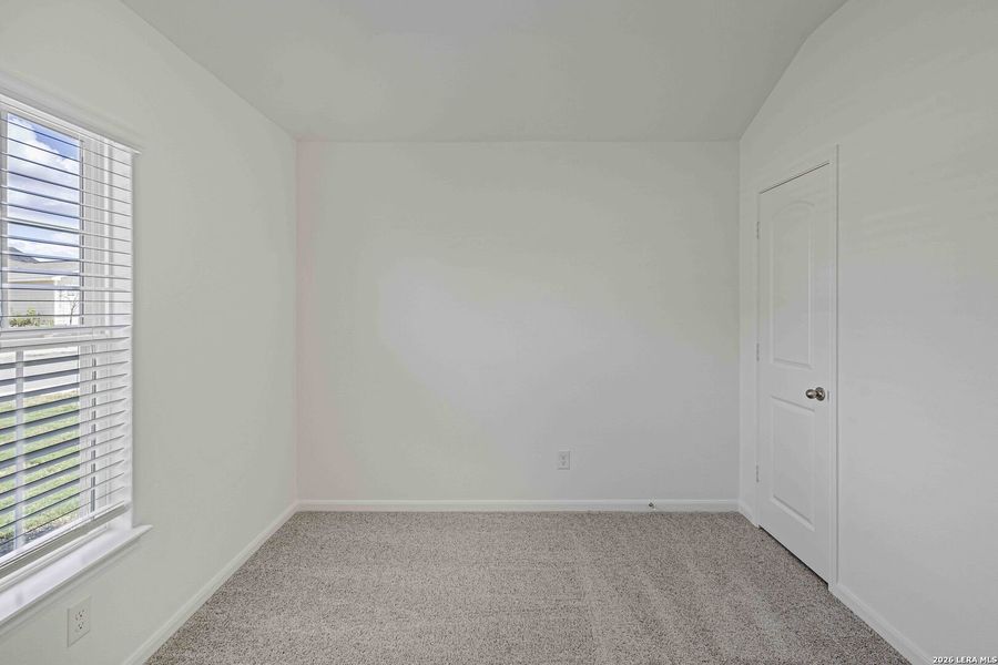 Spacious, unfurnished interior of a new home in Savannah Place, San Antonio (Image 10).