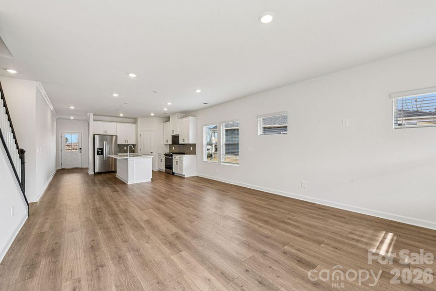Spacious, unfurnished interior of a new home in Brighton Springs, York (Image 11).