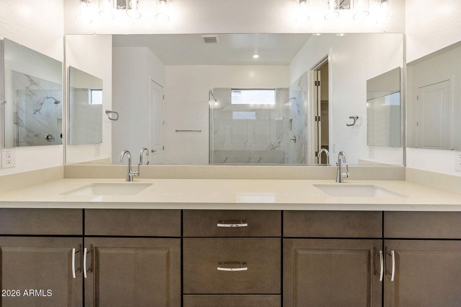 OWNER'S BATH OWNER'S BATH