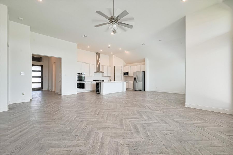 Spacious, unfurnished interior of a new home in Lago Mar, Texas City (Image 22). Spacious, unfurnished interior of a new home in Lago Mar, Texas City (Image 22).