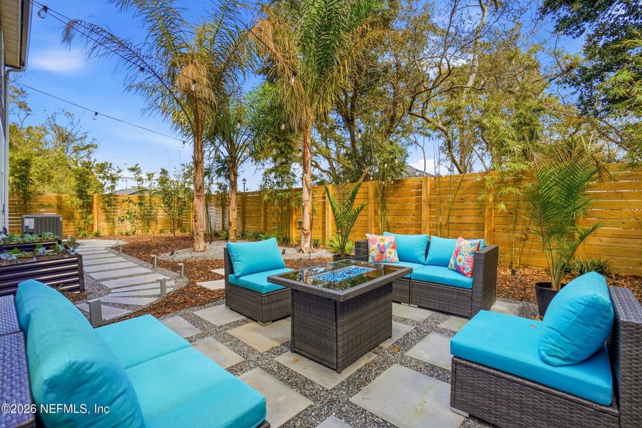 Exterior details and patio area of a home in , Jacksonville (Image 28).