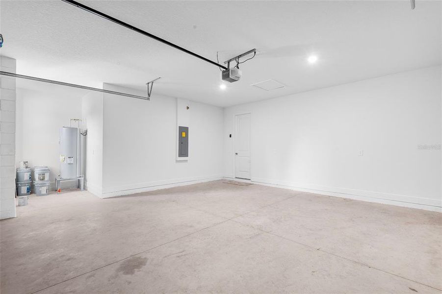 Spacious, unfurnished interior of a new home in , Orlando (Image 28). Spacious, unfurnished interior of a new home in , Orlando (Image 28).