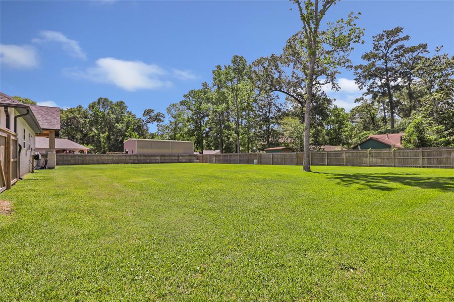 Large Backyard - Space to Add a Pool and/or Shop!