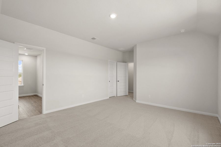 Spacious, unfurnished interior of a new home in Abbott Place, St. Hedwig (Image 19).