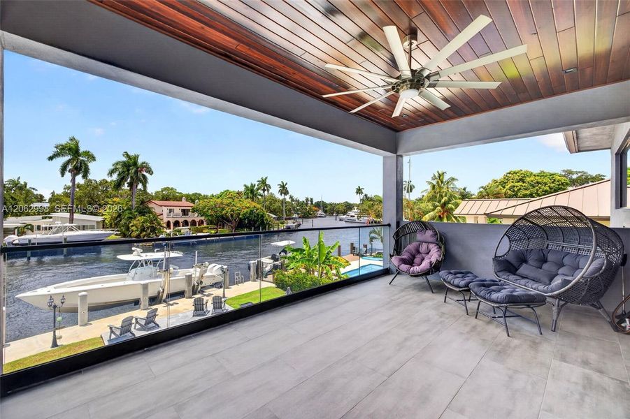 Exterior details and patio area of a home in , Fort Lauderdale (Image 3).