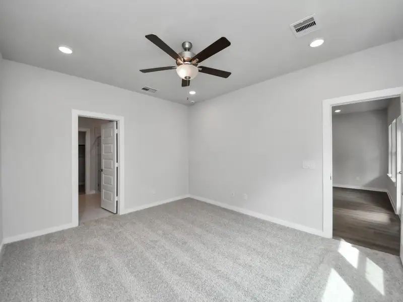 Spacious, unfurnished interior of a new home in Windmill Estates, Magnolia (Image 25).