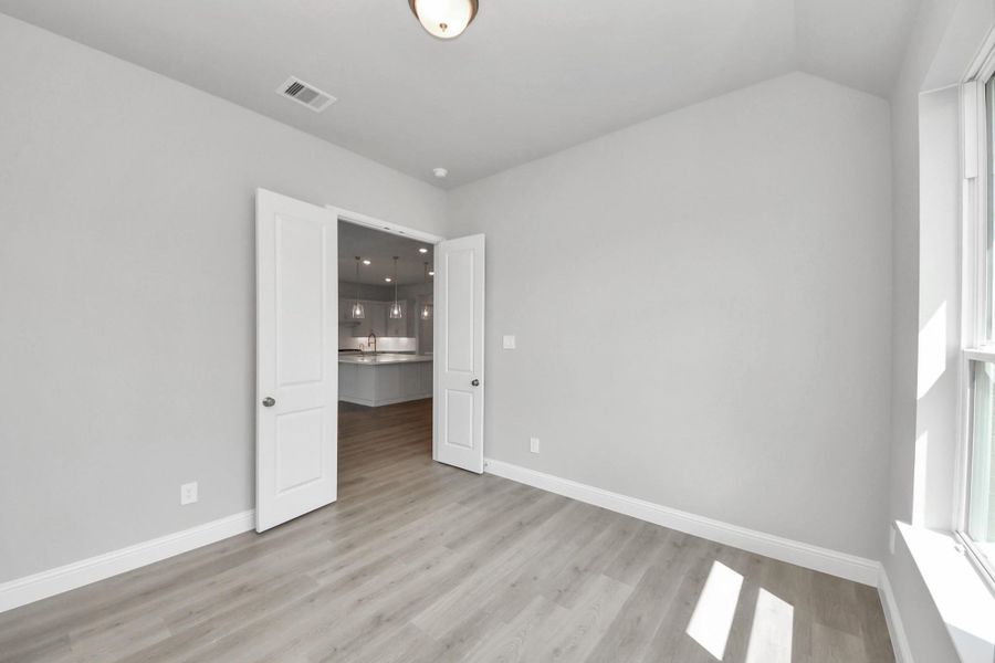 Spacious, unfurnished interior of a new home in ARTAVIA: Hilltop Collection, Conroe (Image 14). Spacious, unfurnished interior of a new home in ARTAVIA: Hilltop Collection, Conroe (Image 14).