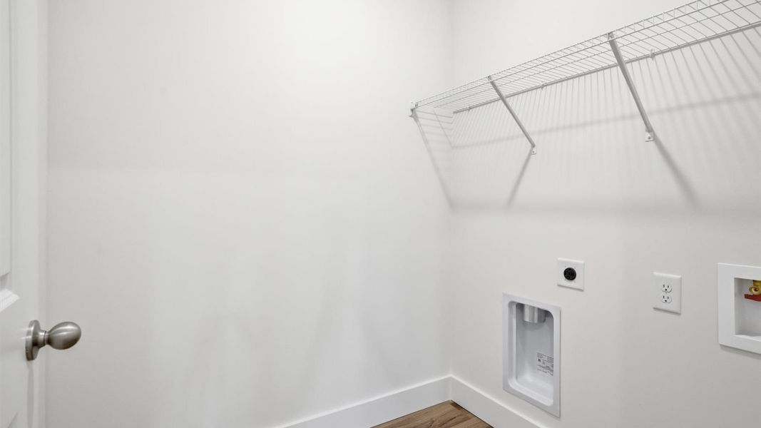 Spacious, unfurnished interior of a new home in Millstone Village, Morristown (Image 18).