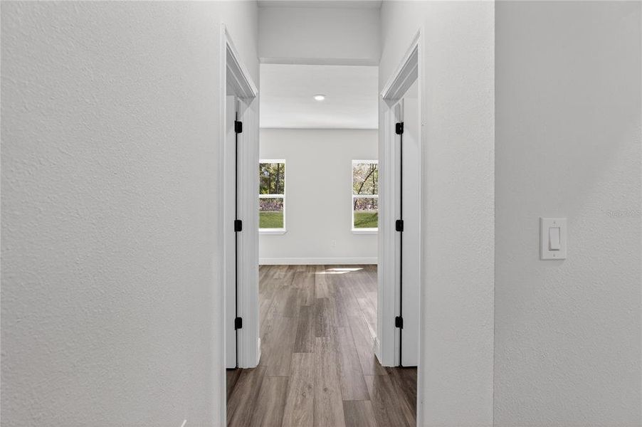 Spacious, unfurnished interior of a new home in , Citrus Springs (Image 23).