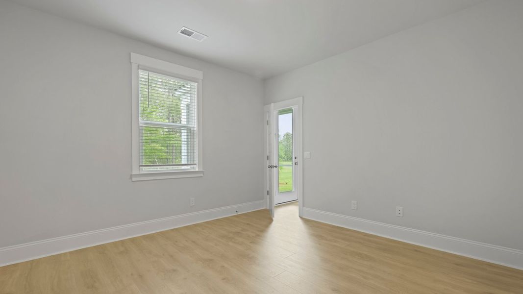 Spacious, unfurnished interior of a new home in Sheep Island, Summerville (Image 29). Spacious, unfurnished interior of a new home in Sheep Island, Summerville (Image 29).