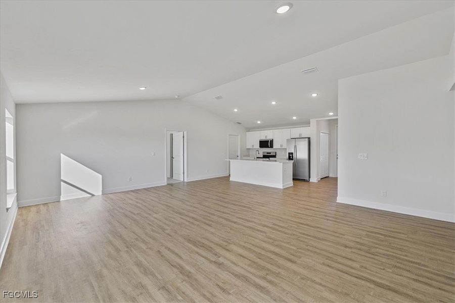 Spacious, unfurnished interior of a new home in Cape Coral, Cape Coral (Image 15).