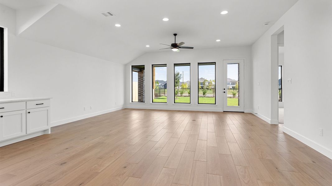 Spacious, unfurnished interior of a new home in Jordan Ranch, Fulshear (Image 20).