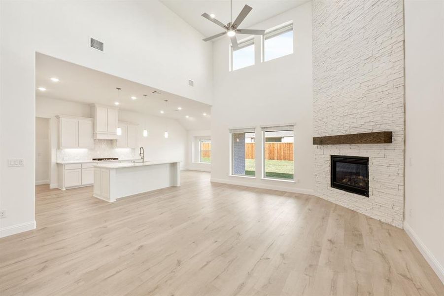 Spacious, unfurnished interior of a new home in ArrowBrooke, Aubrey (Image 30). Spacious, unfurnished interior of a new home in ArrowBrooke, Aubrey (Image 30).