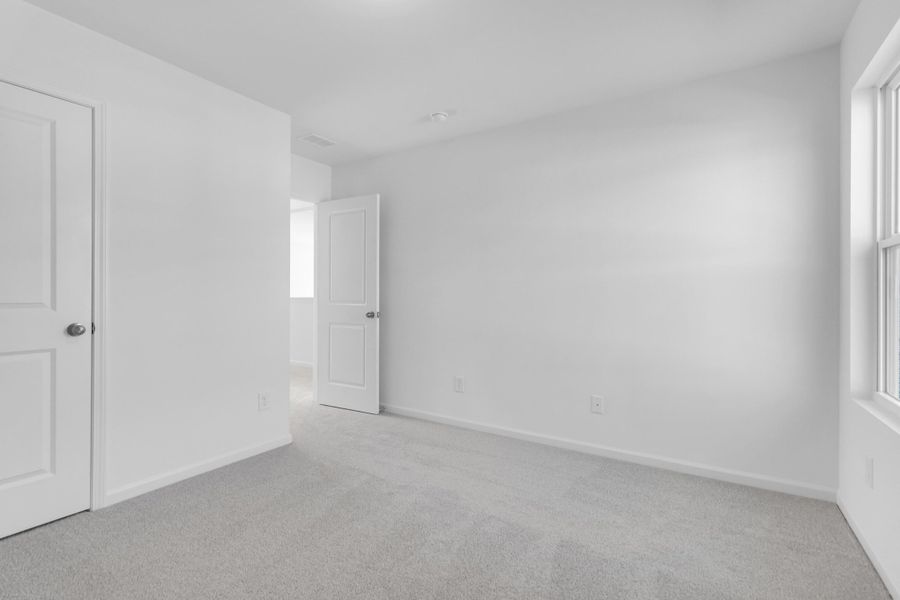 Spacious, unfurnished interior of a new home in , Ravenel (Image 23).