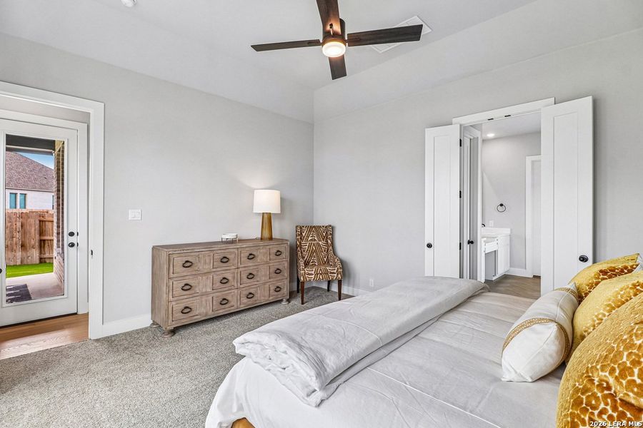 Furnished interior view inside a new home in Homestead, Schertz (Image 5).