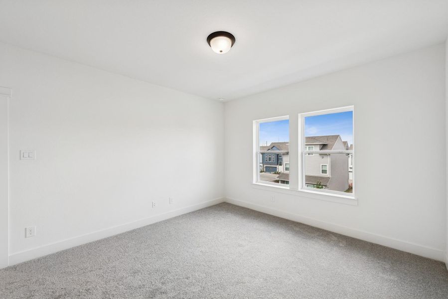 Spacious, unfurnished interior of a new home in Retreat at Oak Park, Houston (Image 20).