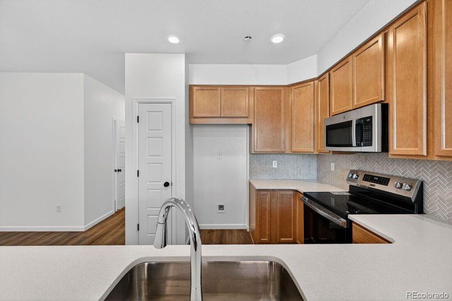 17165 W 91st Lane ~ Ready Now