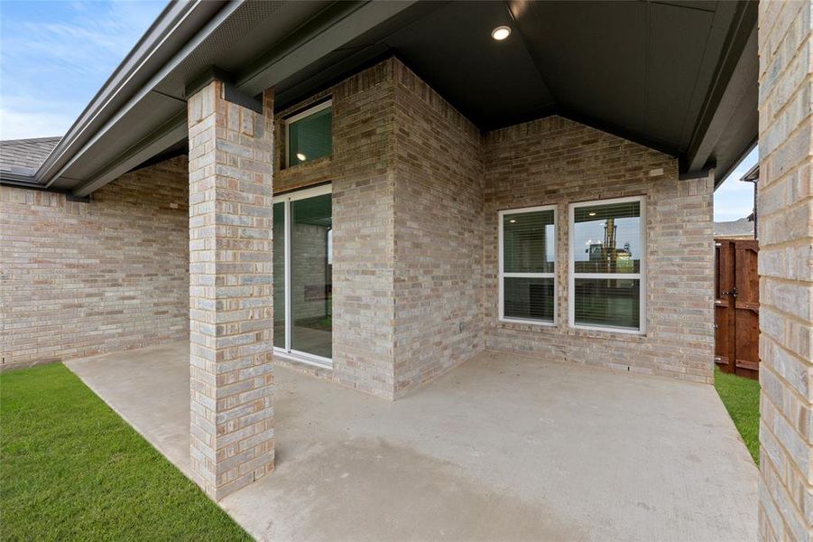 3739 Milwaulkee- Patio-1