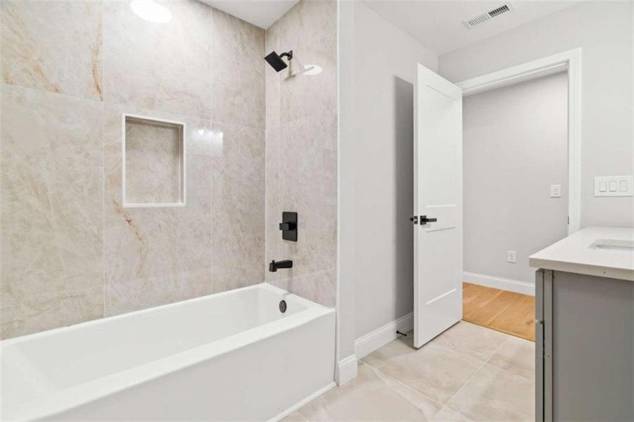 Furnished interior view inside a new home in , Gainesville (Image 7).