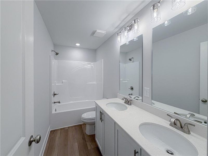 Furnished interior view inside a new home in , Dallas (Image 8).