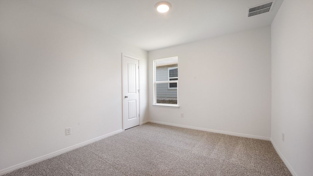 Spacious, unfurnished interior of a new home in Southgrove, Kyle (Image 18).