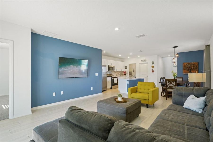 Furnished interior view inside a new home in Park East: The Manors, Plant City (Image 32). Furnished interior view inside a new home in Park East: The Manors, Plant City (Image 32).