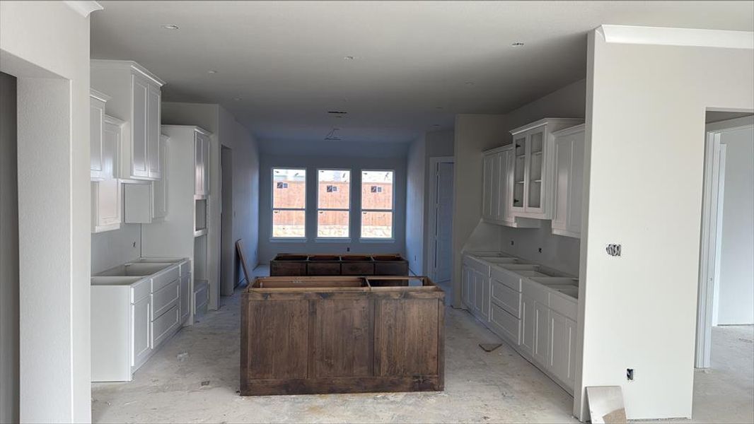 12-29 208 Bristol double island kit and dining