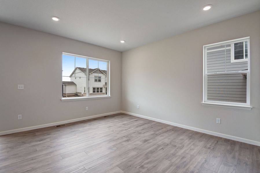 Spacious, unfurnished interior of a new home in The Aurora Highlands, Aurora (Image 35).