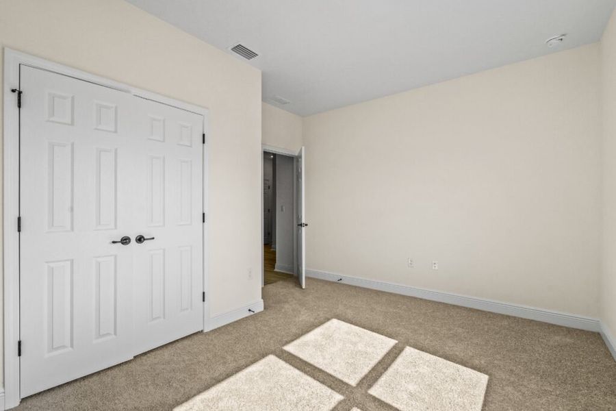 Spacious, unfurnished interior of a new home in Natureview, Freeport (Image 23).