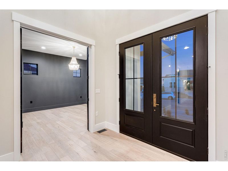 Spacious, unfurnished interior of a new home in , Windsor (Image 34).