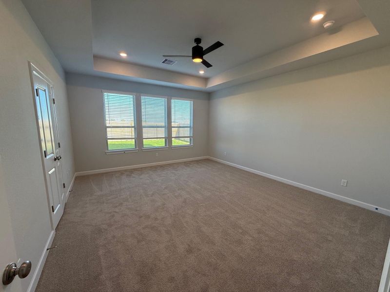Spacious, unfurnished interior of a new home in Wellborn Settlement, College Station (Image 17).