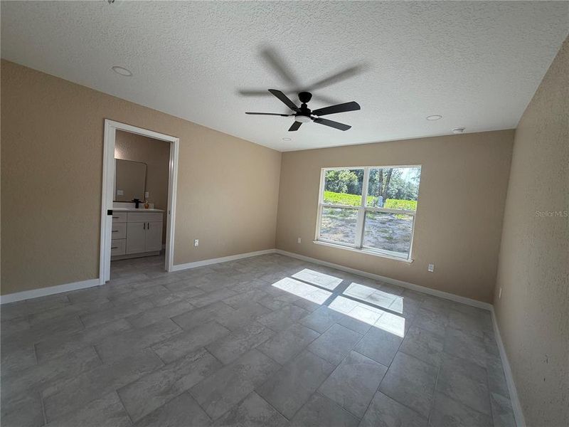 Spacious, unfurnished interior of a new home in , Belleview (Image 23).