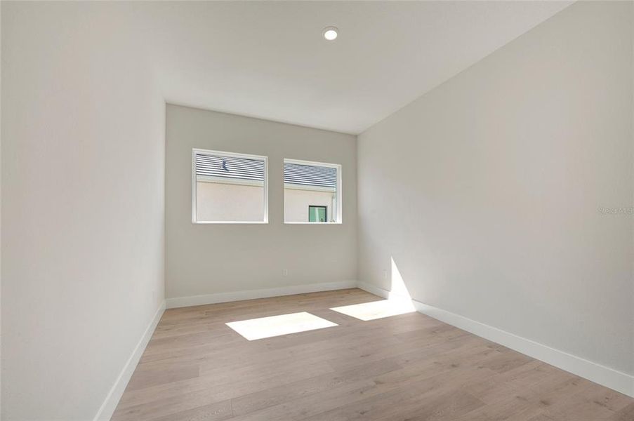 Spacious, unfurnished interior of a new home in Palmera Wellen Park – Executive Series, Venice (Image 23). Spacious, unfurnished interior of a new home in Palmera Wellen Park – Executive Series, Venice (Image 23).