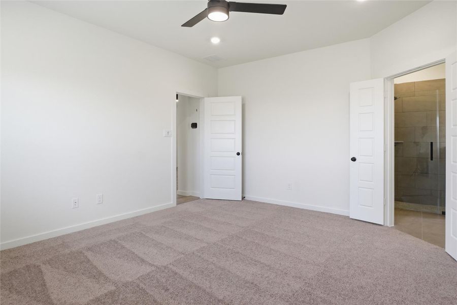 Spacious, unfurnished interior of a new home in Foxtail Palms, Manvel (Image 33).