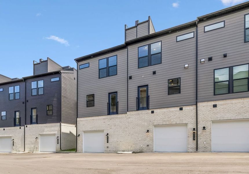 Condo located in Nashville, TN showcasing its design and architecture (Image 4).