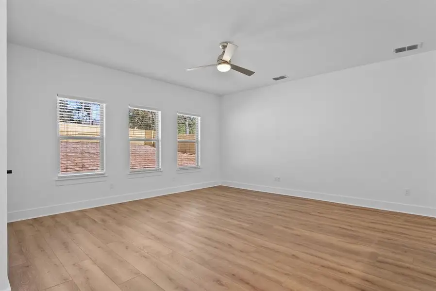 Spacious, unfurnished interior of a new home in , Tyler (Image 19).