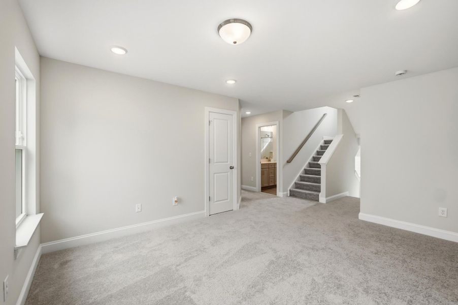 Spacious, unfurnished interior of a new home in Caldwell Forest, Charlotte (Image 22).