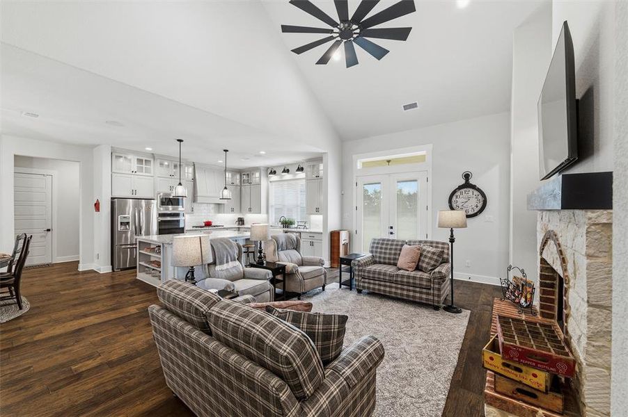 Furnished interior view inside a new home in , Waxahachie (Image 6). Furnished interior view inside a new home in , Waxahachie (Image 6).