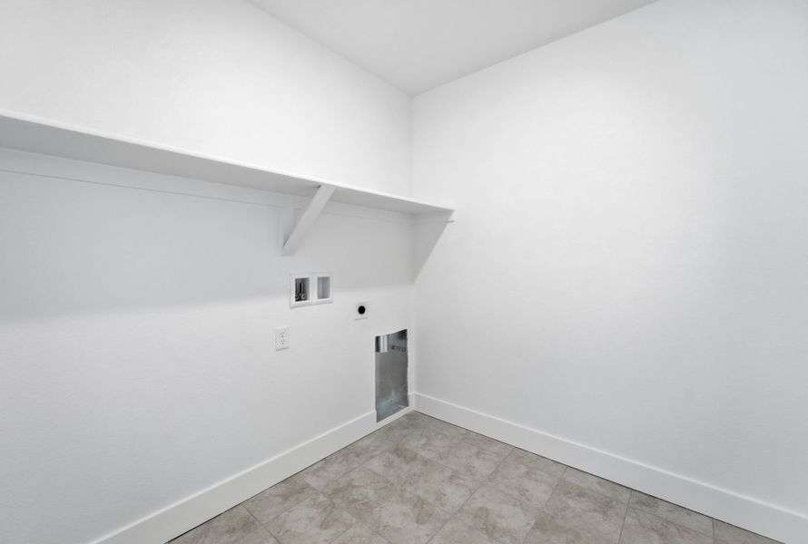 Spacious, unfurnished interior of a new home in Trailstone, Arvada (Image 20).