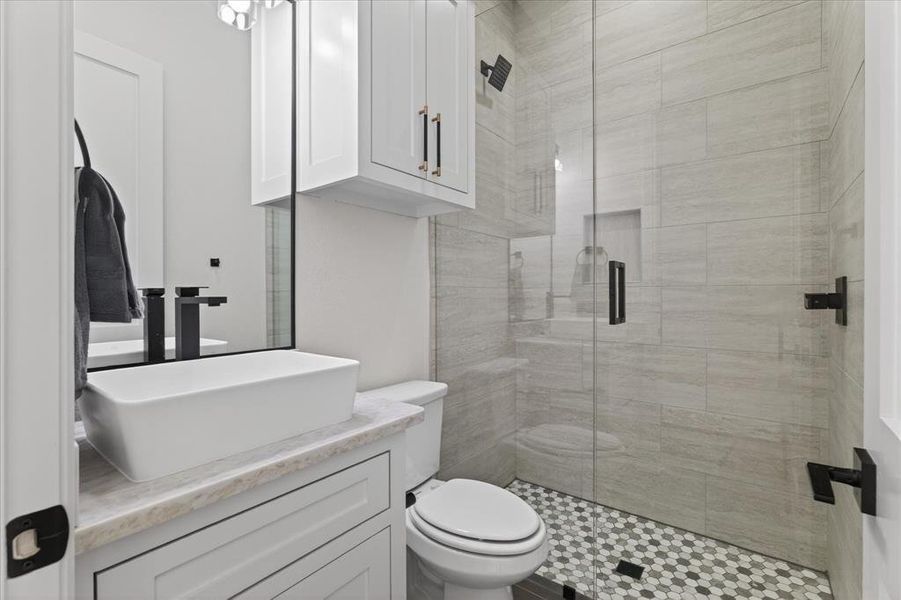 Furnished interior view inside a new home in , Celeste (Image 31).