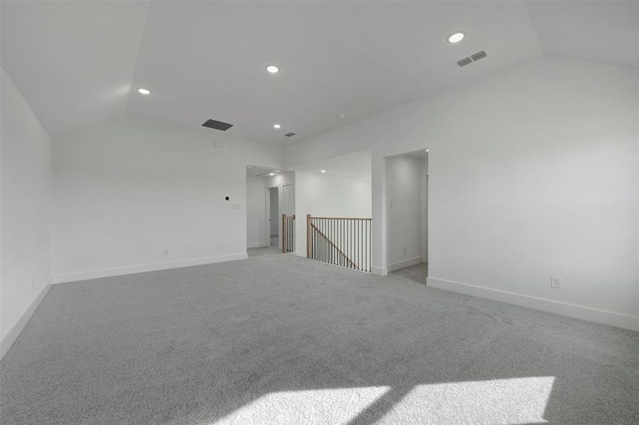 Spacious, unfurnished interior of a new home in Lily Creek at Sutton Fields, Aubrey (Image 32).