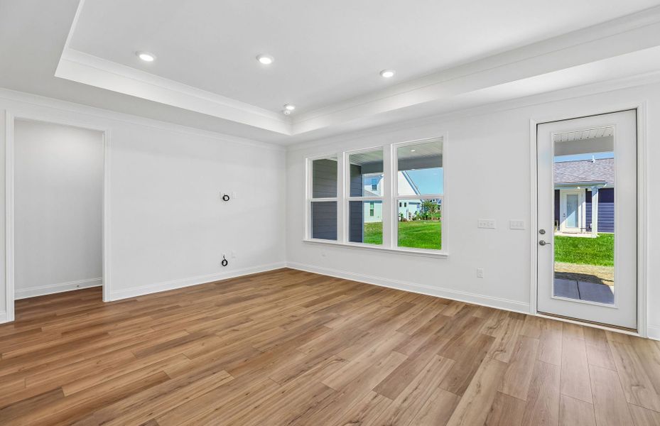Spacious, unfurnished interior of a new home in Del Webb Southern Harmony, Murfreesboro (Image 17).