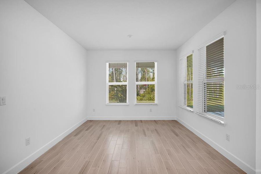 Spacious, unfurnished interior of a new home in Hammock at Two Rivers, Zephyrhills (Image 20).