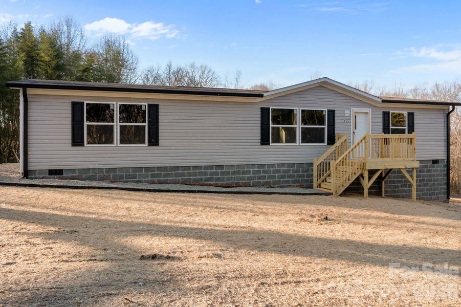 Exterior details and patio area of a home in , Taylorsville (Image 21).